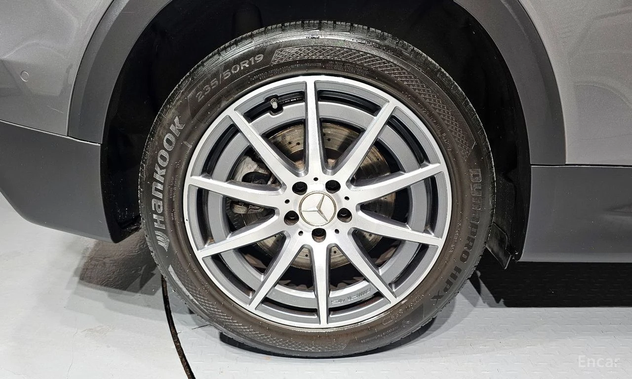 Mercedes-Benz GLB35AMG 4MATIC* ПОДГРЕВ* НАВИГАЦИЯ* 2 КЛЮЧА, снимка 11 - Автомобили и джипове - 54954640