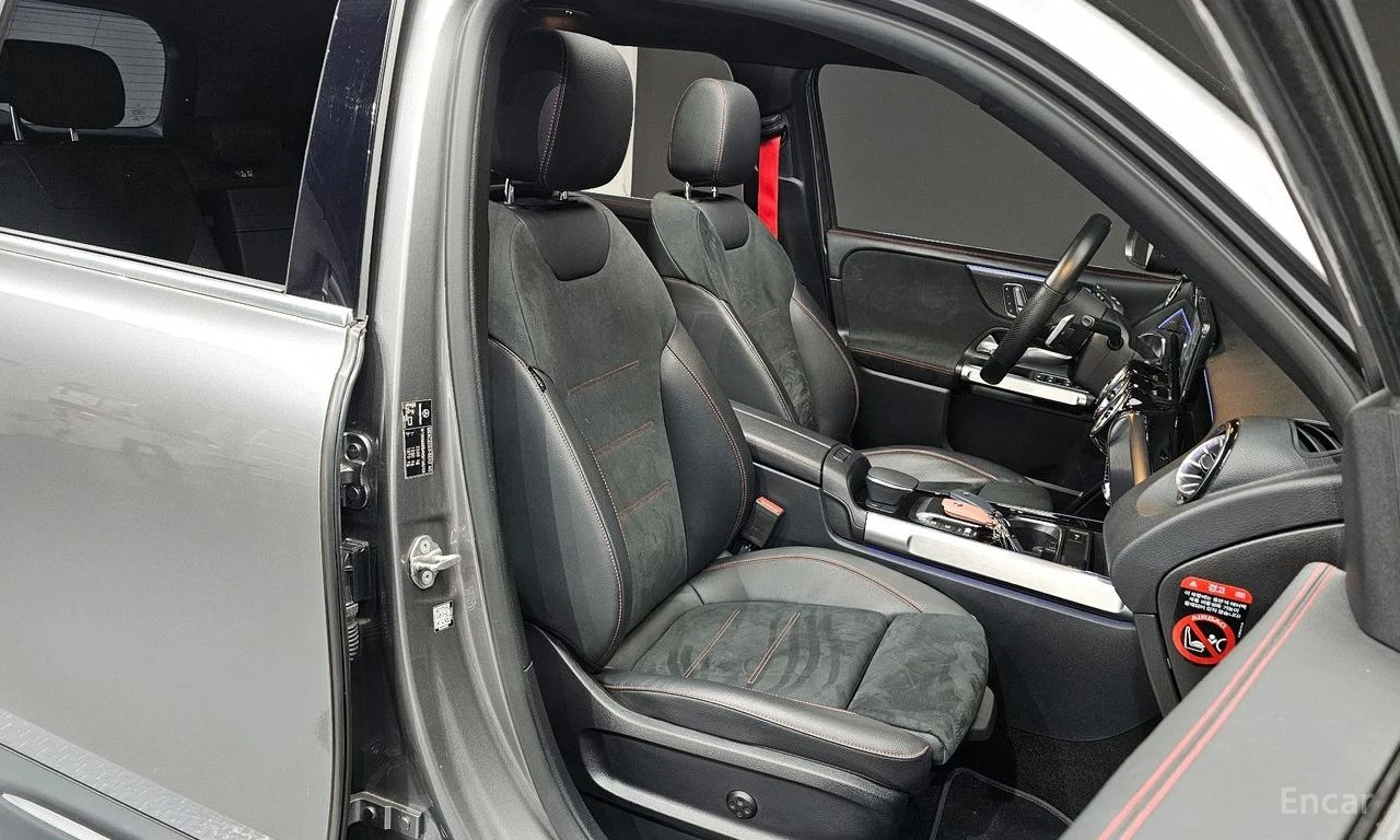 Mercedes-Benz GLB35AMG 4MATIC* ПОДГРЕВ* НАВИГАЦИЯ* 2 КЛЮЧА, снимка 9 - Автомобили и джипове - 54954640