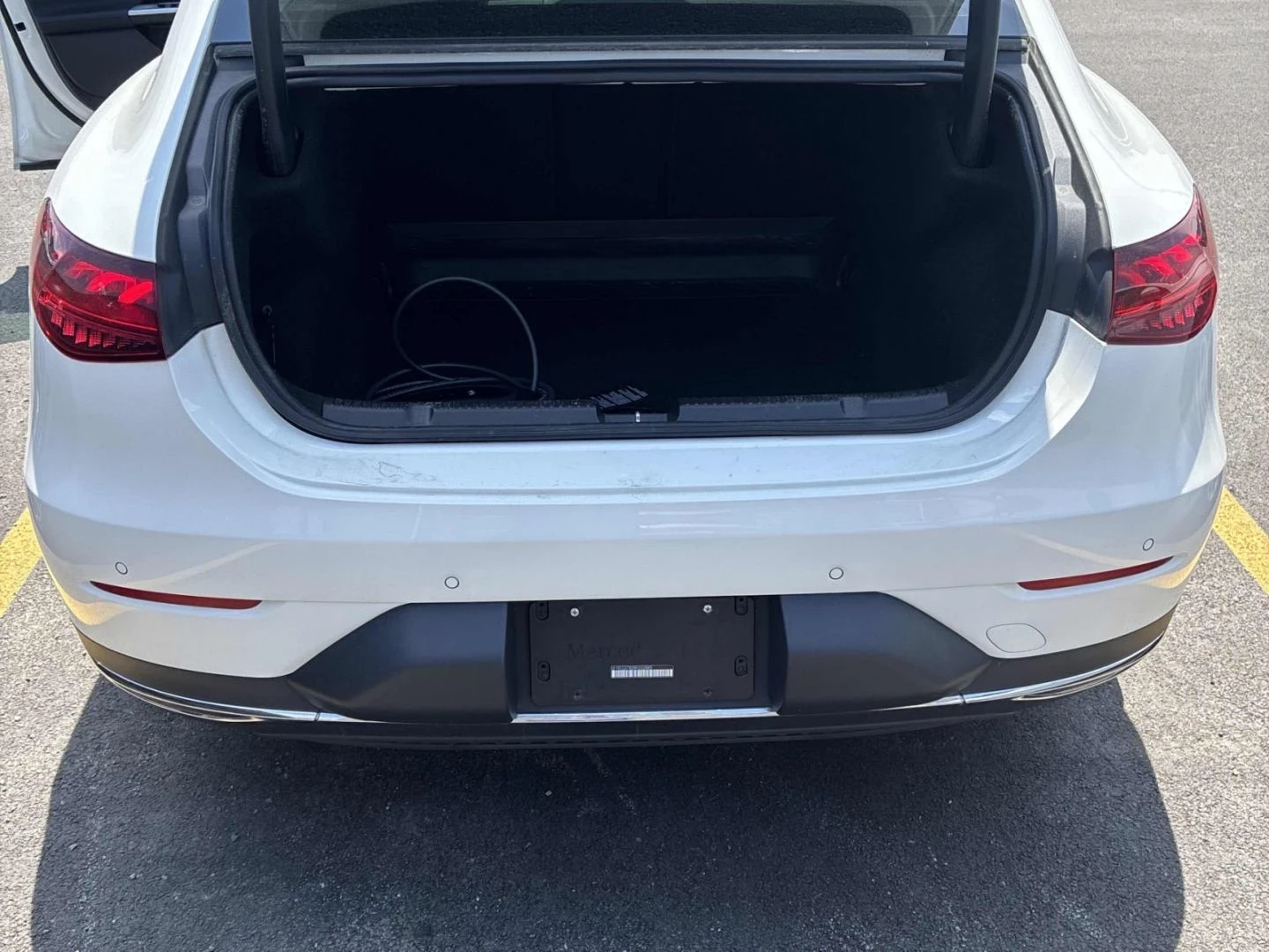 Mercedes-Benz EQE 4MATIC | Hyperscreen | Burmester | 360 | Distronic, снимка 12 - Автомобили и джипове - 55060503
