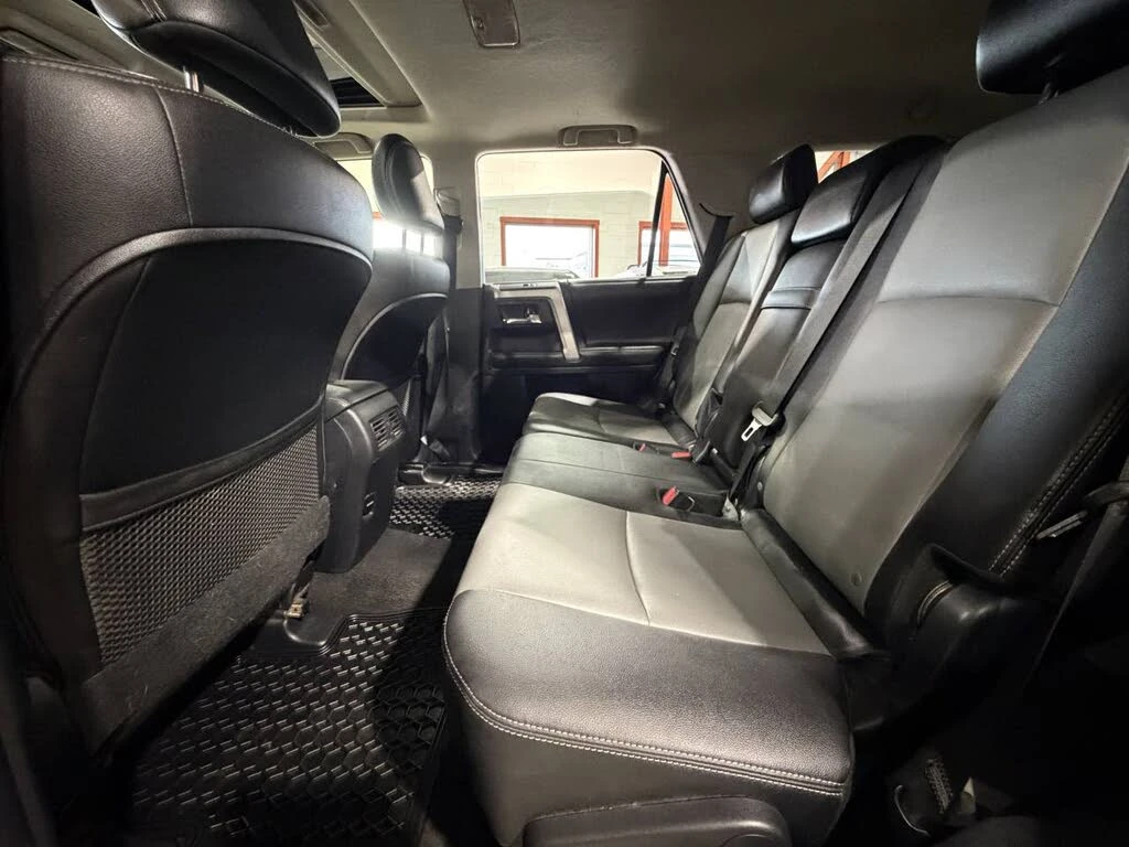 Toyota 4runner 4.0* V6* ПОДГРЕВ* КАМЕРА* КЕЙЛЕС* LANE* ASSIST, снимка 13 - Автомобили и джипове - 56080708