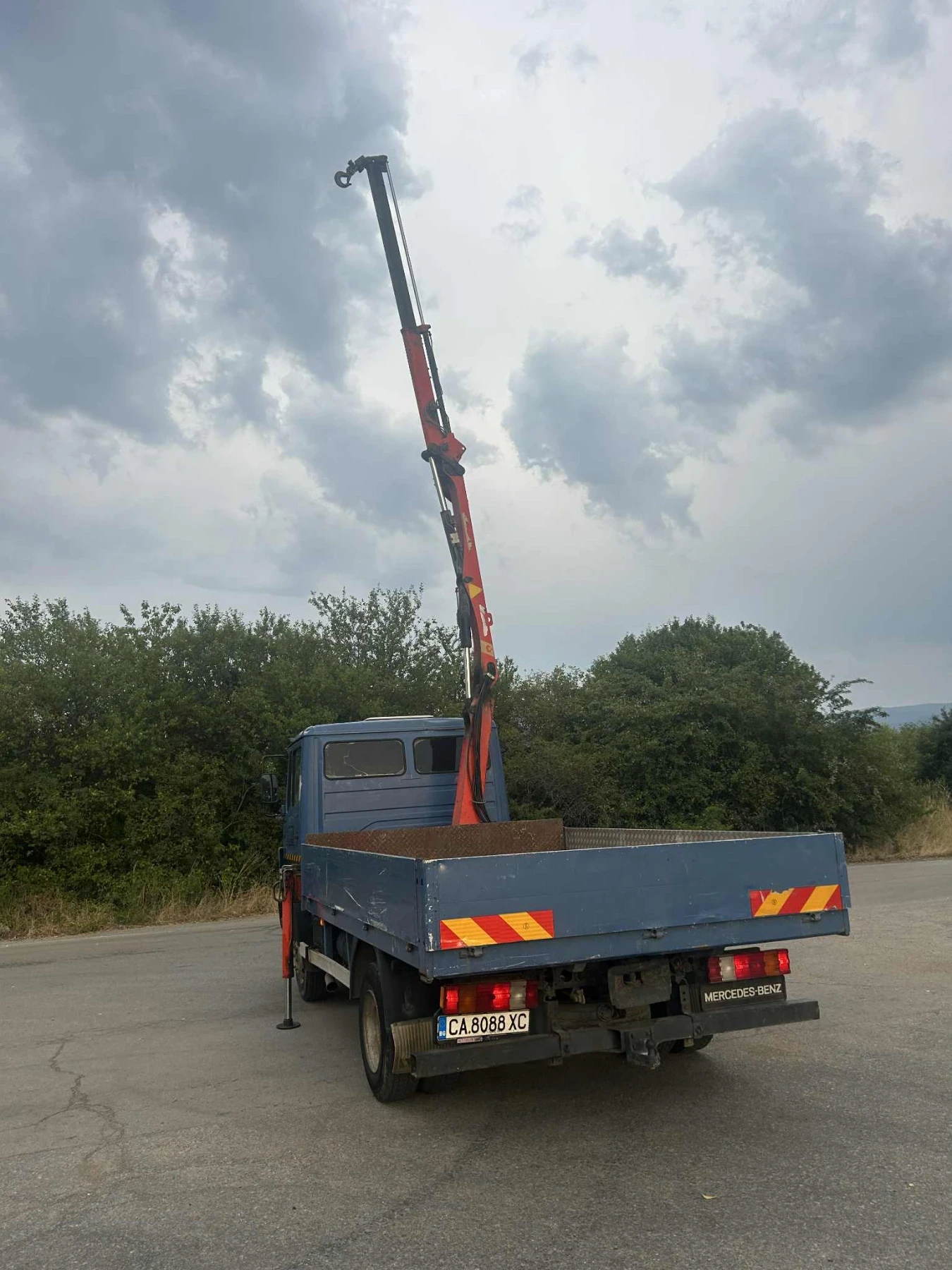 Mercedes-Benz 814 Камион с кран - изображение 3