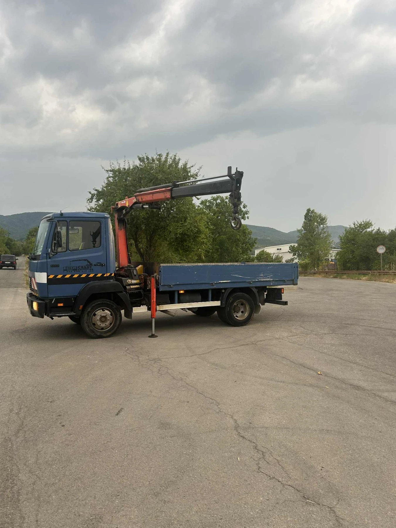 Mercedes-Benz 814 Камион с кран - изображение 6