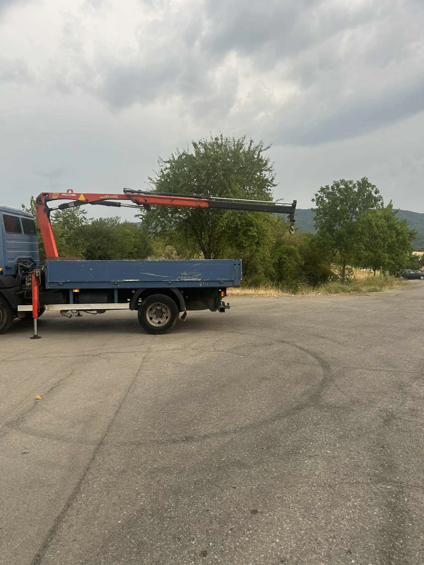 Mercedes-Benz 814 Камион с кран - изображение 7