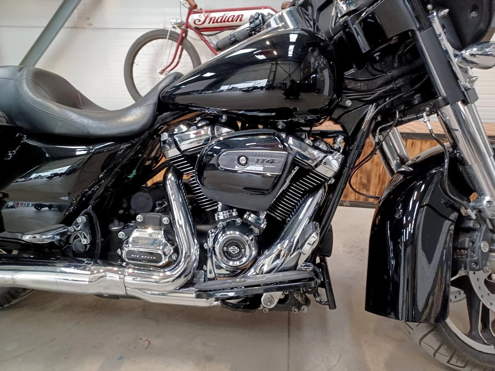 Harley-Davidson Touring FLHXS Street Glide - изображение 3
