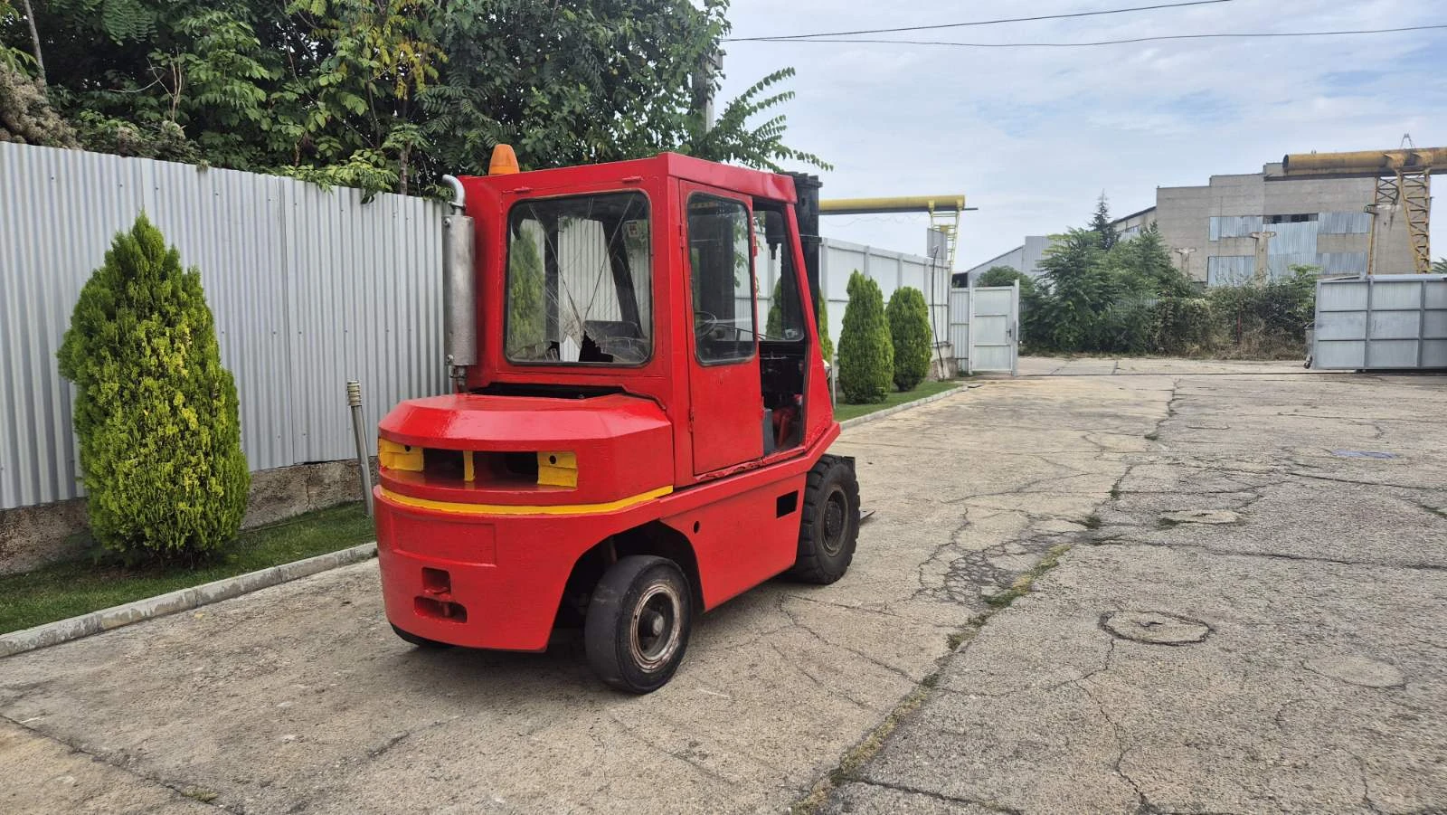  Lansing Perkins () | Mobile.bg   1