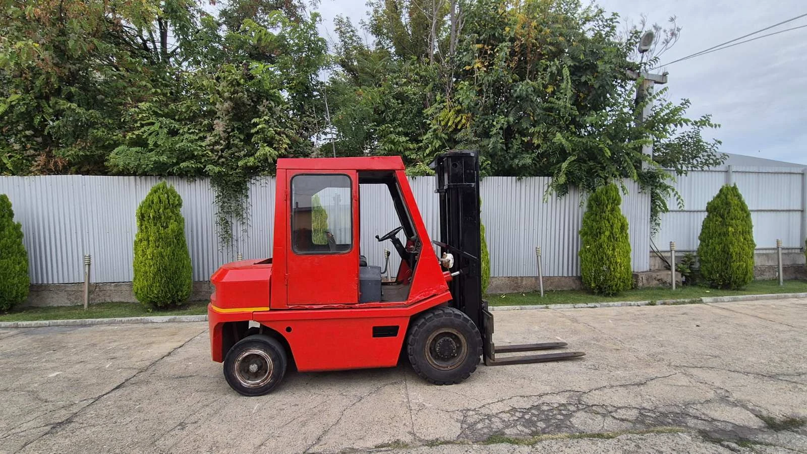  Lansing Perkins () | Mobile.bg   4