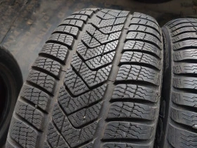 Гуми Зимни 225/50R17, снимка 2 - Гуми и джанти - 39732054