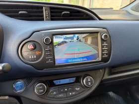 Toyota Yaris 1.5 VVT-i Hybrid e-CVT -в Гаранция, снимка 11