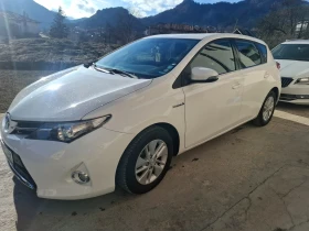 Toyota Auris 1.8 Hibrid, снимка 2