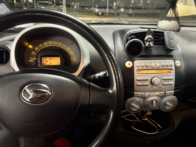 Daihatsu Sirion 1.0, снимка 8 - Автомобили и джипове - 49351138