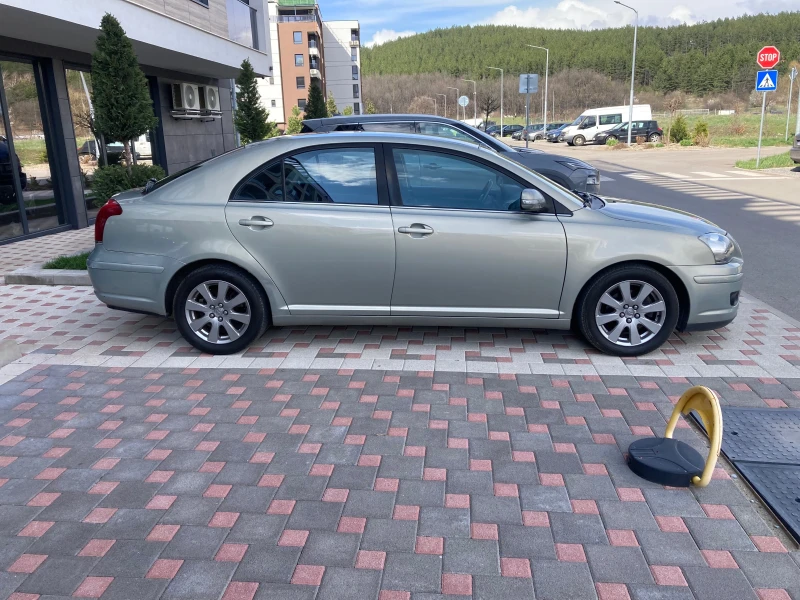 Toyota Avensis 1.8VVTI facelift , снимка 4 - Автомобили и джипове - 49700949