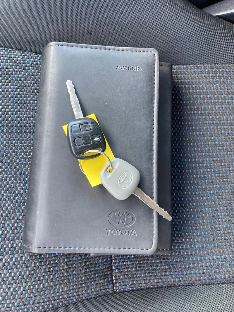 Toyota Avensis 1.8VVTI facelift , снимка 15 - Автомобили и джипове - 49700949