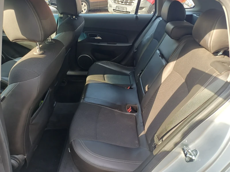 Chevrolet Cruze 1.7 CDTI, снимка 14 - Автомобили и джипове - 52115616
