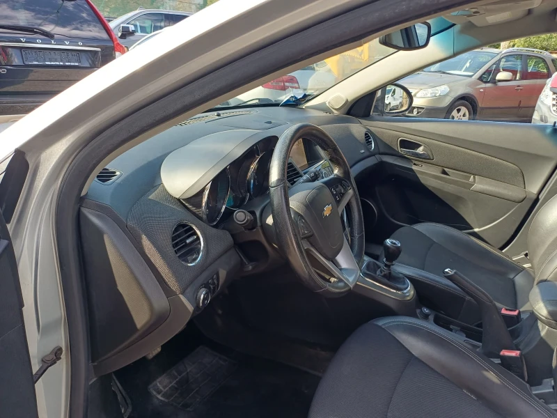 Chevrolet Cruze 1.7 CDTI, снимка 9 - Автомобили и джипове - 52115616