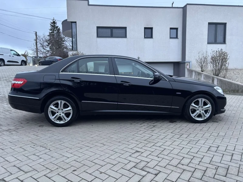 Mercedes-Benz E 220 elegance , снимка 13 - Автомобили и джипове - 52727932