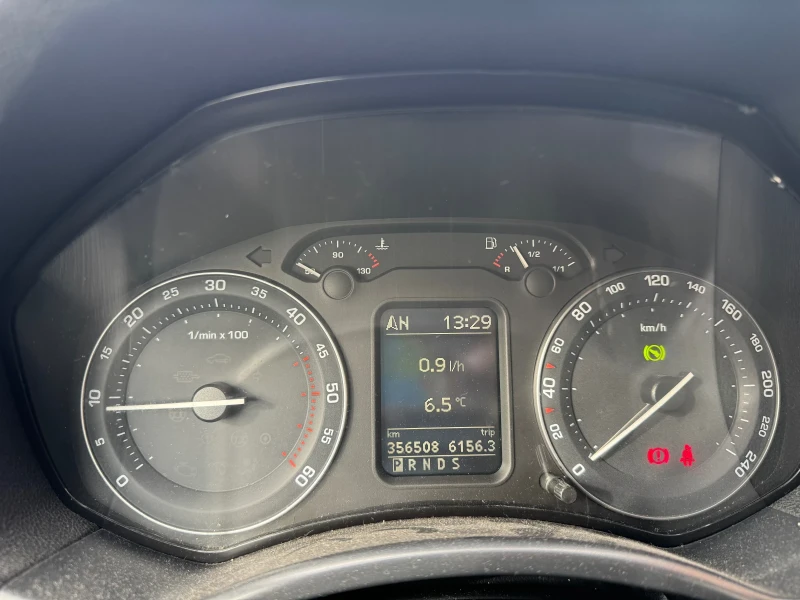 Skoda Octavia, снимка 10 - Автомобили и джипове - 53020462