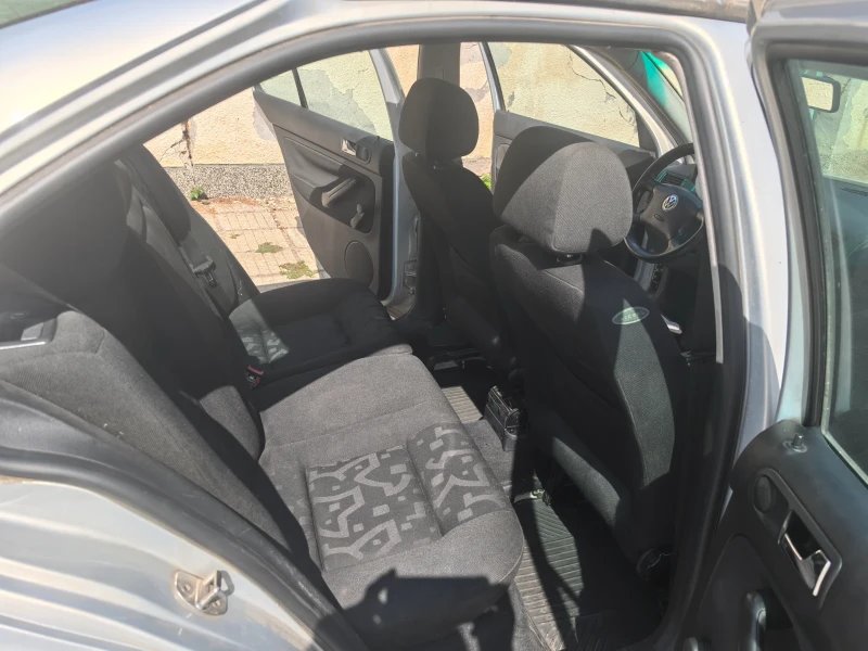 VW Bora, снимка 10 - Автомобили и джипове - 53250312