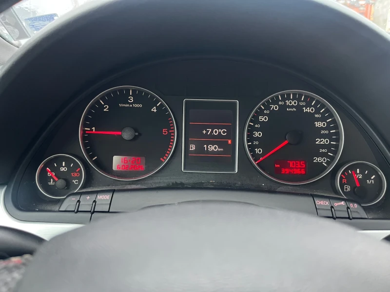 Audi A4 2.0TDI, снимка 14 - Автомобили и джипове - 53385462