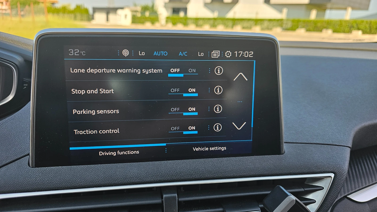 Peugeot 5008 1.6 Blue HDI / 7 места - изображение 8
