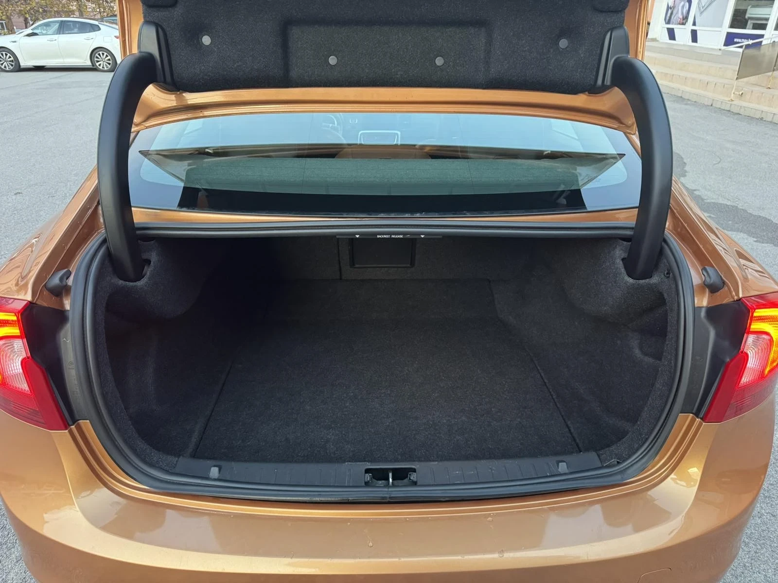 Volvo S60 T6 ����� � ��������� | Mobile.bg � ����������� 14