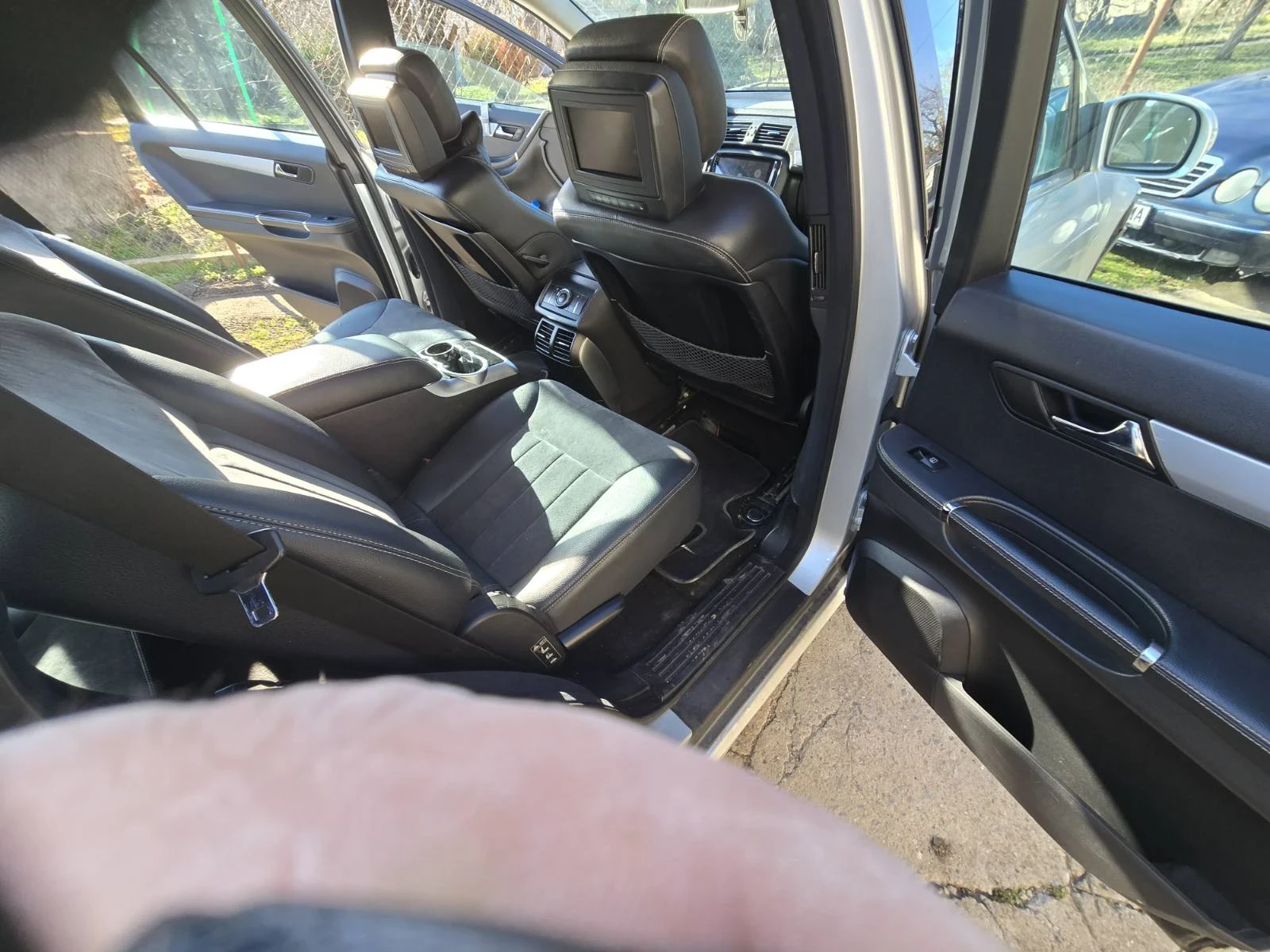 Mercedes-Benz R 320  - изображение 3