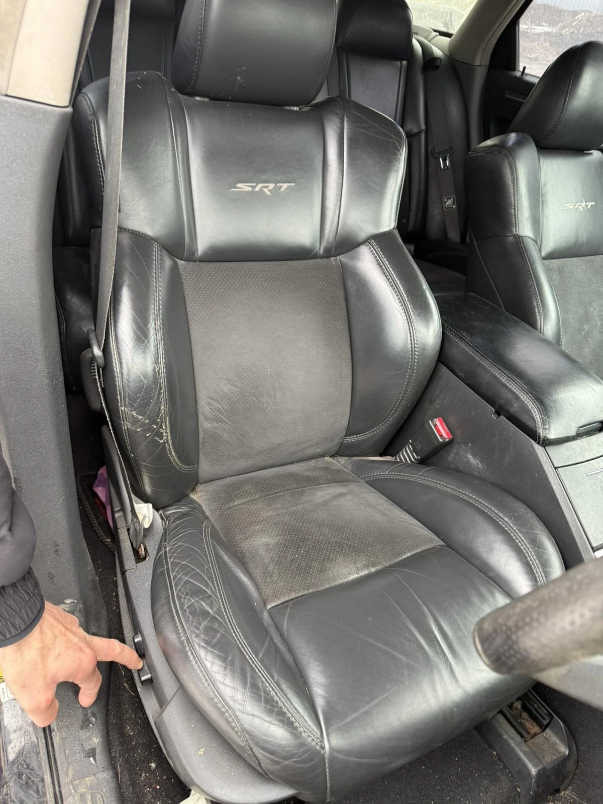 Chrysler 300c 3.0 crd SRT design, снимка 11 - Автомобили и джипове - 54035294