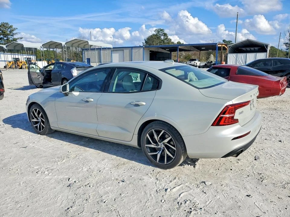 Volvo S60, снимка 2 - Автомобили и джипове - 54664372