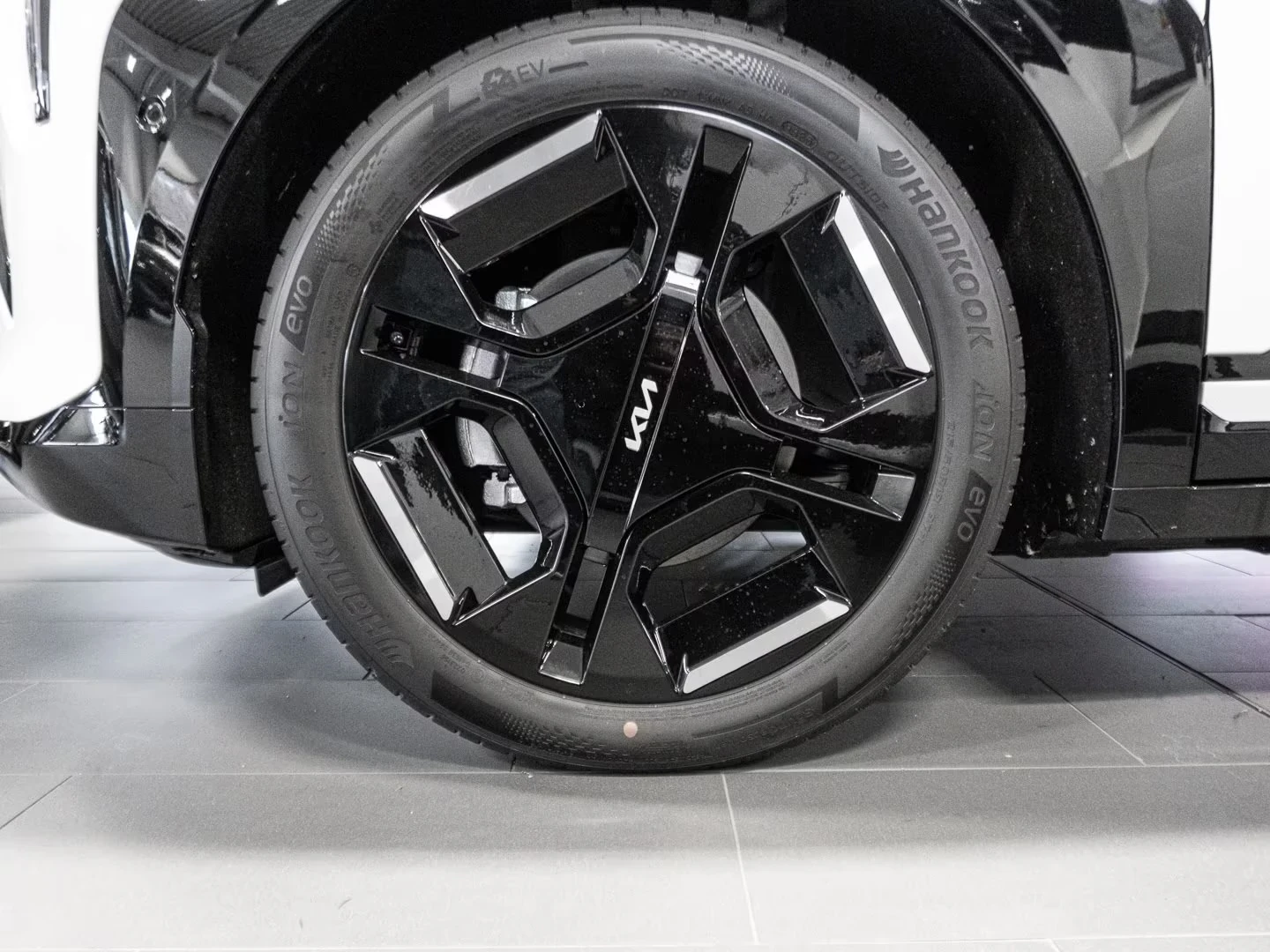 Kia EV3 GT-Line 81kWh Warranty, снимка 3 - Автомобили и джипове - 55384397