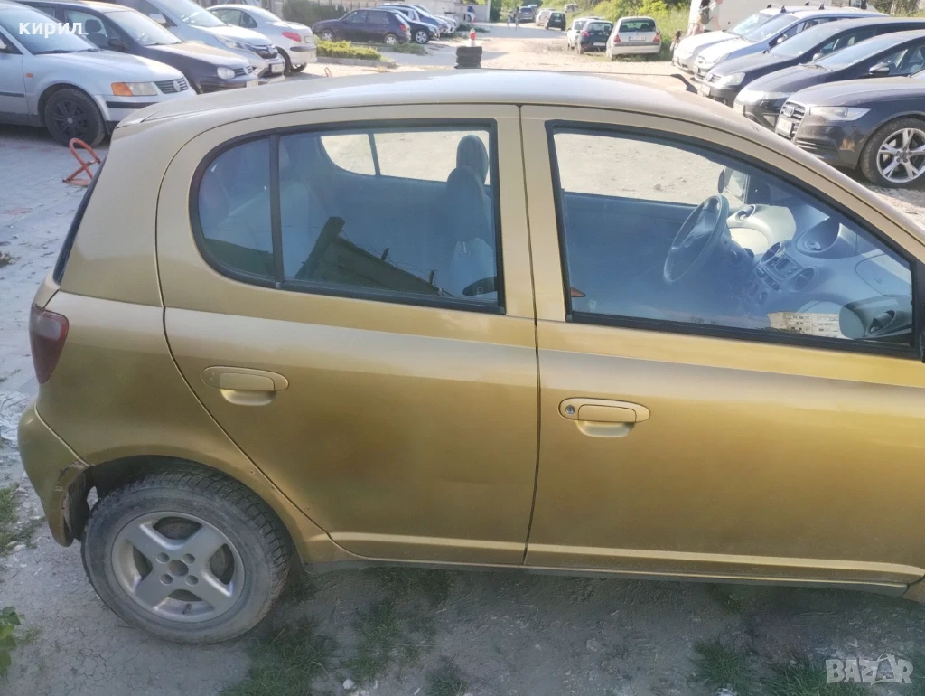 Toyota Yaris 2000, снимка 11 - Автомобили и джипове - 55316179