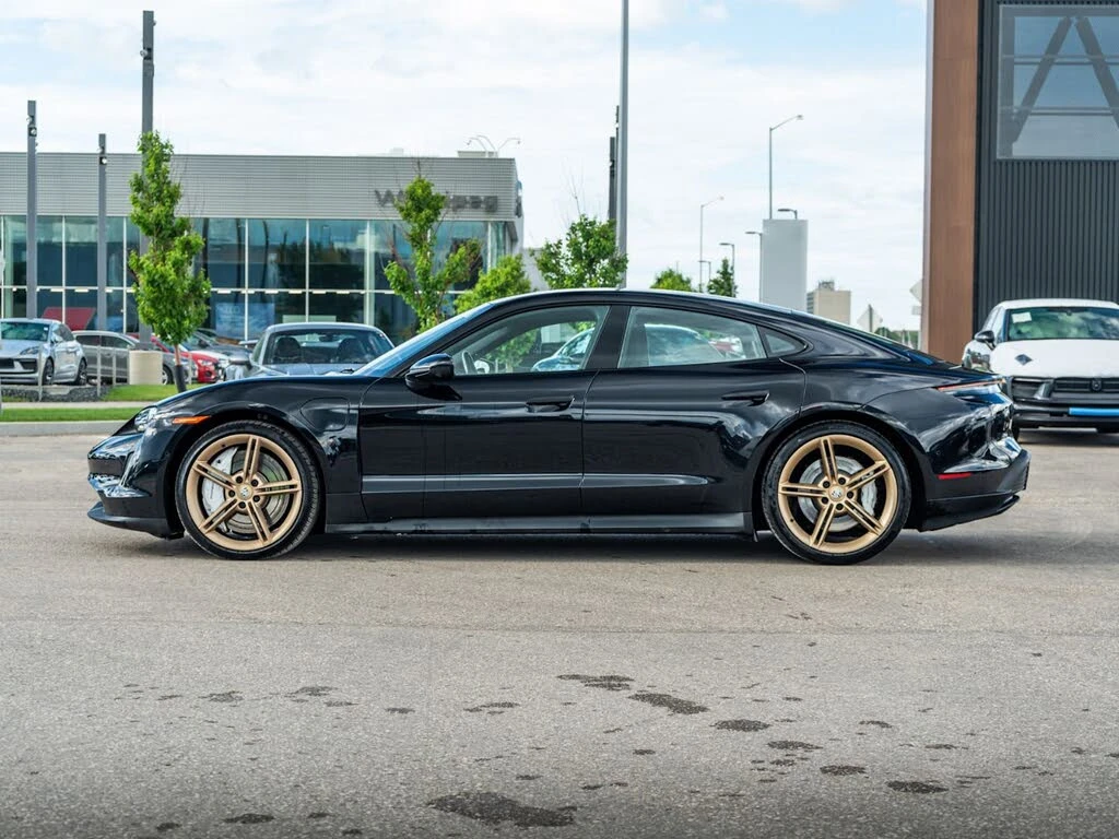 Porsche Taycan, снимка 2 - Автомобили и джипове - 55436451