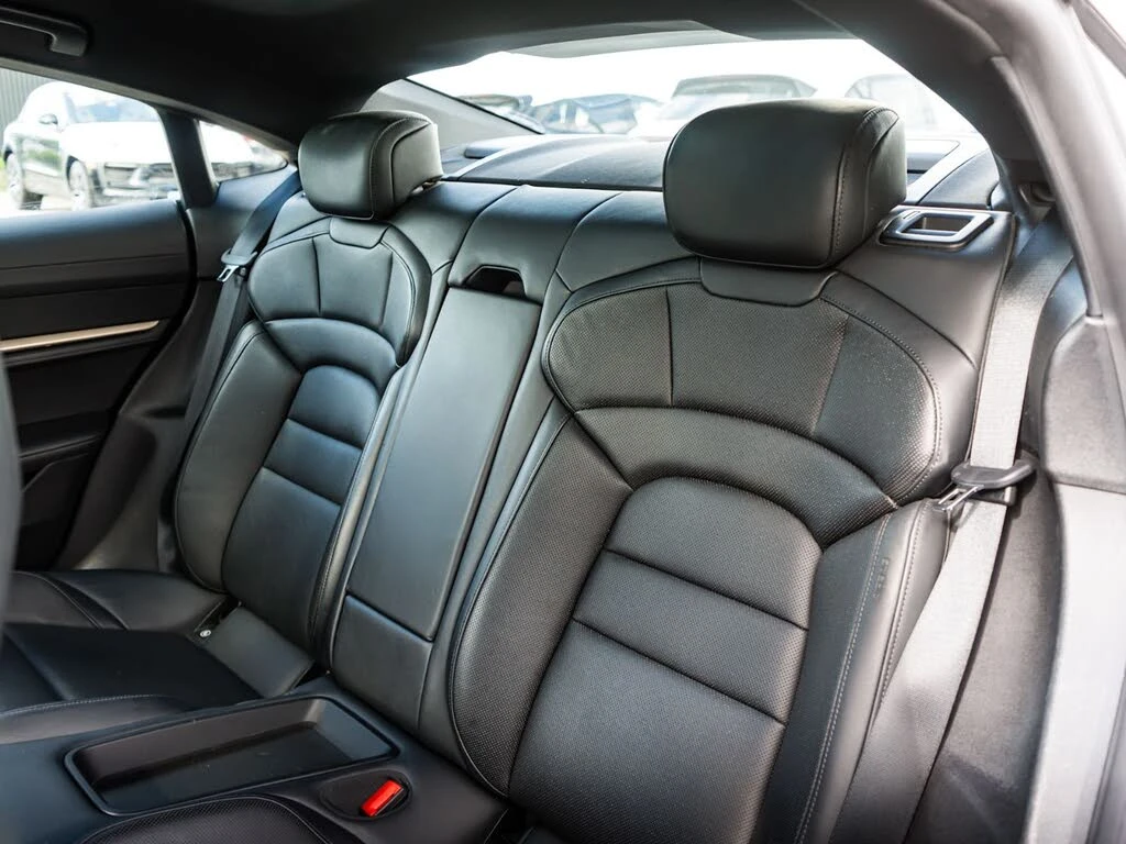 Porsche Taycan, снимка 12 - Автомобили и джипове - 55436451