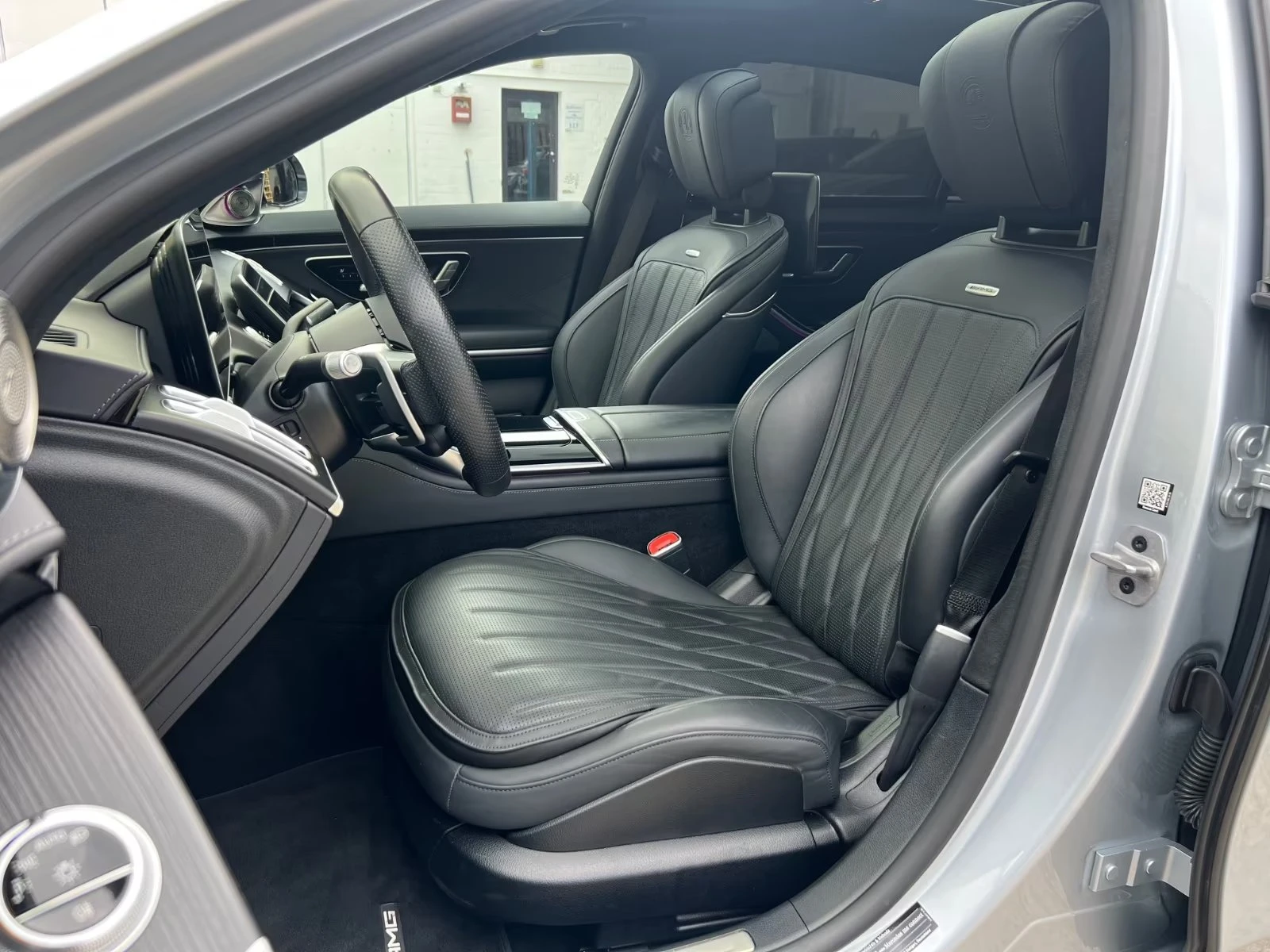 Mercedes-Benz S 63 AMG E-PERFORMANCE/ NIGHT/ FIRST-CLASS/ EXCLUSIVE/ TV /, снимка 9 - Автомобили и джипове - 55835724