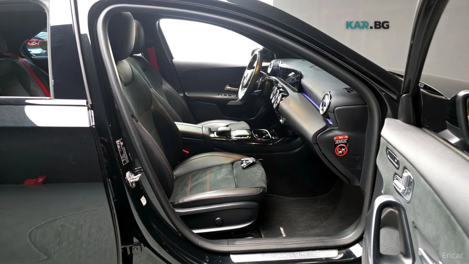 Mercedes-Benz A 35 4MATIC* КОЖА* ПОДГРЕВ* BURMASTER* PANO* , снимка 11 - Автомобили и джипове - 55940194