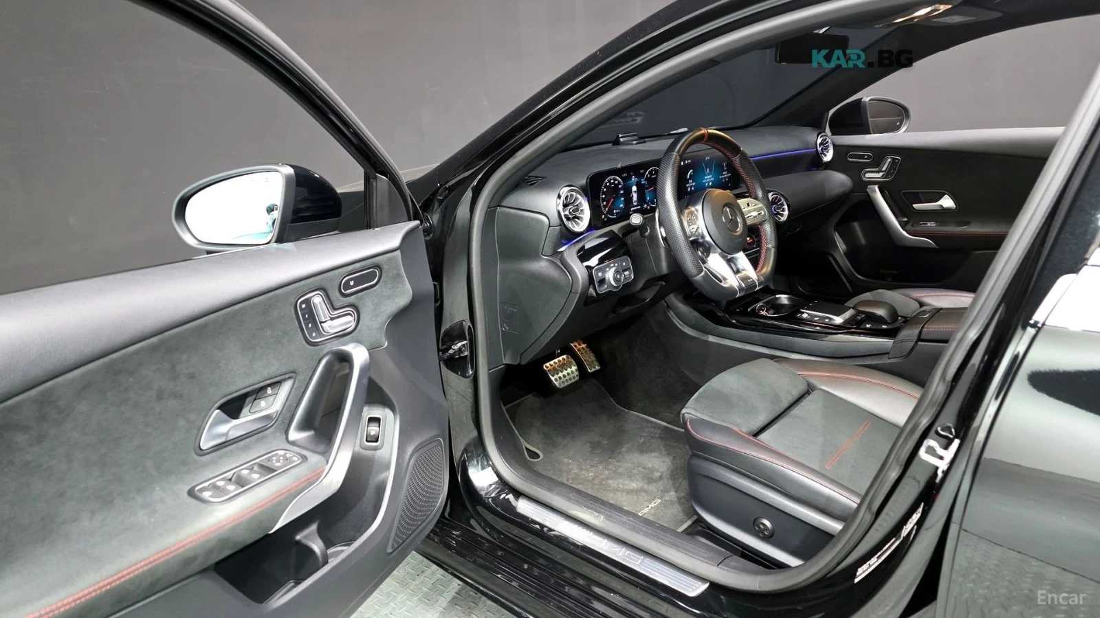 Mercedes-Benz A 35 4MATIC* КОЖА* ПОДГРЕВ* BURMASTER* PANO* , снимка 10 - Автомобили и джипове - 55940194