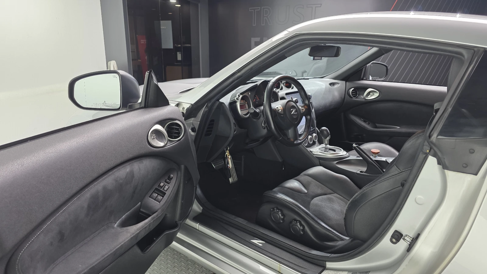 Nissan 370Z КРАЙНА ЦЕНА, снимка 10 - Автомобили и джипове - 55983837