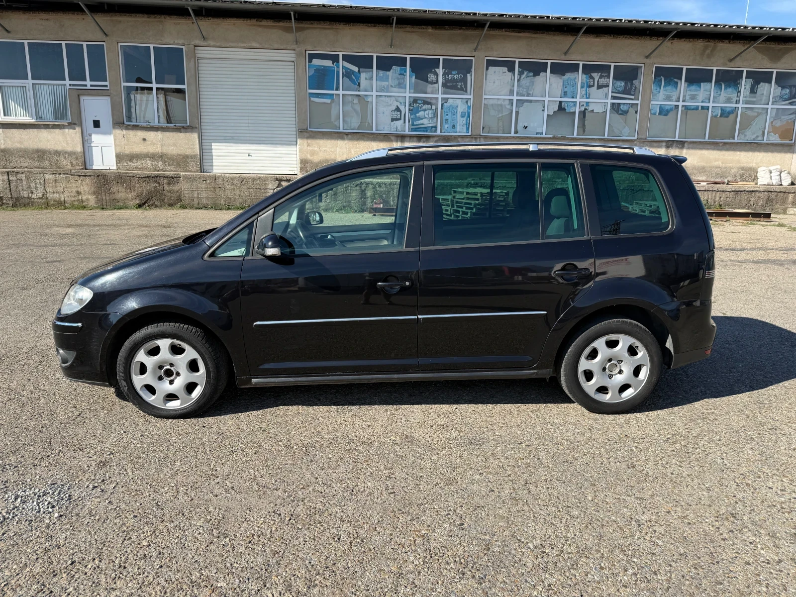 VW Touran 1.9TDI, 6 скорости, снимка 4 - Автомобили и джипове - 56323500