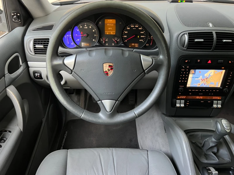 Porsche Cayenne 3.2i XENON/NAVI/6sk/PODGREV/KOJA/UNIKAT, снимка 16 - Автомобили и джипове - 47242275