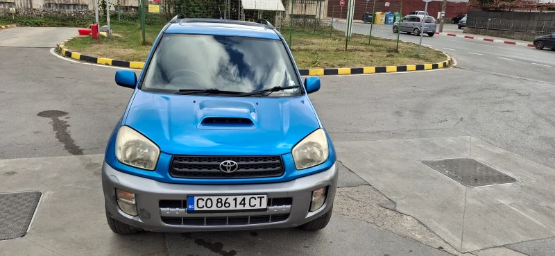 Toyota Rav4 Десен волан, снимка 2 - Автомобили и джипове - 48082238