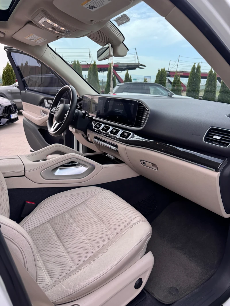 Mercedes-Benz GLE 580 * PANO* FULL* , снимка 11 - Автомобили и джипове - 50384871