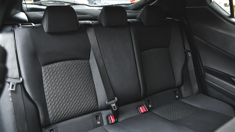 Toyota C-HR 2.0 Hybrid Club Automatic, снимка 11 - Автомобили и джипове - 51271806