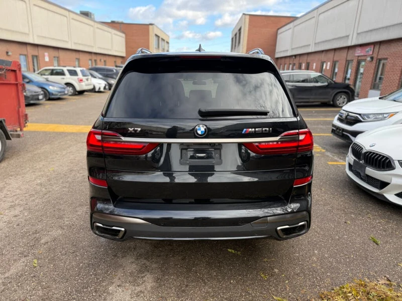 BMW X7 M50i/360/PANO/HEAD-UP/МАСАЖ, снимка 4 - Автомобили и джипове - 52801257
