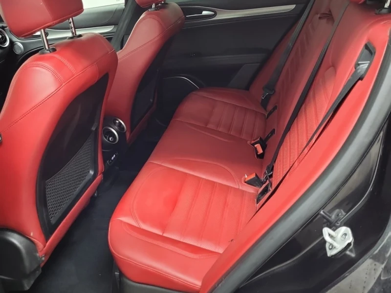 Alfa Romeo Stelvio * VELOCE * CARFAX * БЕЗ ПЪРВОНАЧАЛНА ВНОСКА, снимка 12 - Автомобили и джипове - 52964351