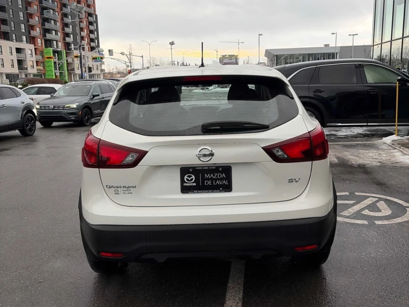 Nissan Qashqai * FWD SV CVT * CARFAX * ЦЕНА ДО БГ, снимка 5 - Автомобили и джипове - 53061421