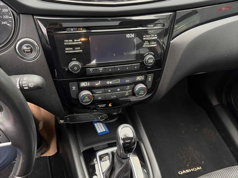 Nissan Qashqai * FWD SV CVT * CARFAX * ЦЕНА ДО БГ, снимка 9 - Автомобили и джипове - 53061421