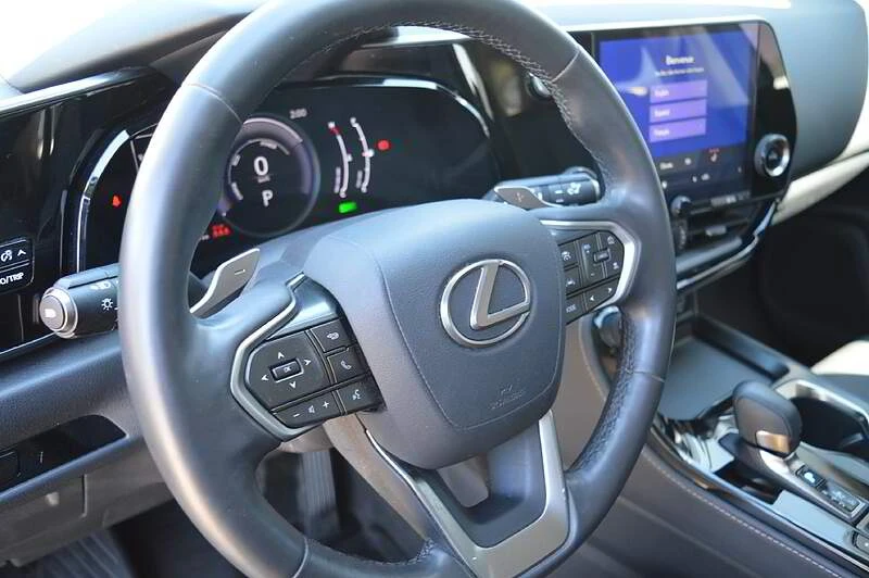 Lexus NX 350h CARFAX, снимка 13 - Автомобили и джипове - 52805745