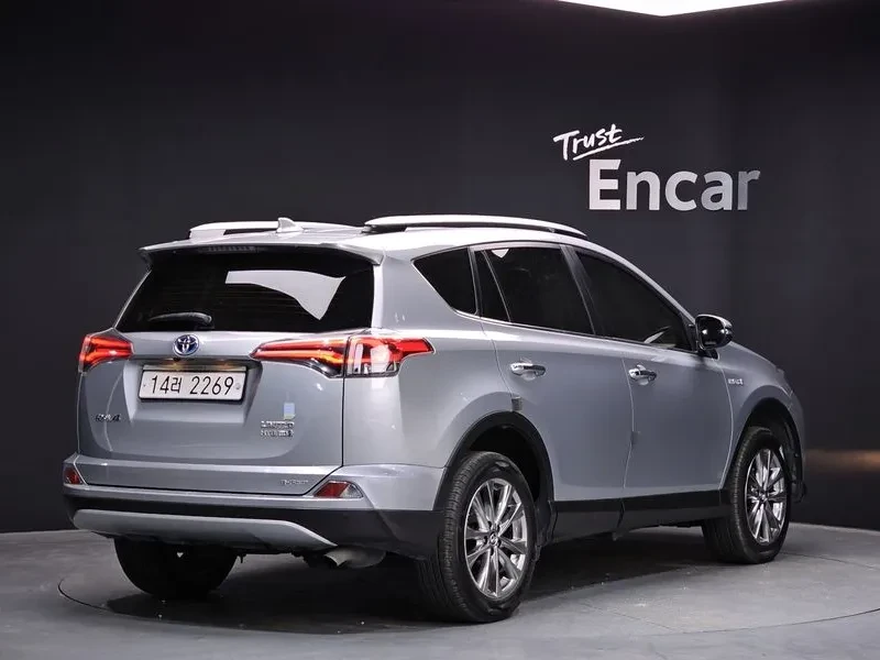 Toyota Rav4 2.5 4WD HYBRID, снимка 2 - Автомобили и джипове - 55347507
