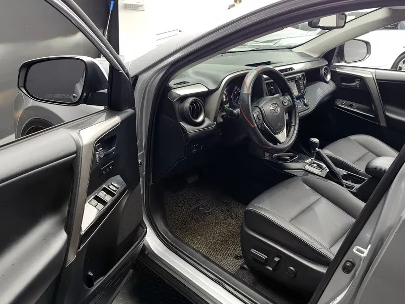 Toyota Rav4 2.5 4WD HYBRID, снимка 10 - Автомобили и джипове - 55347507