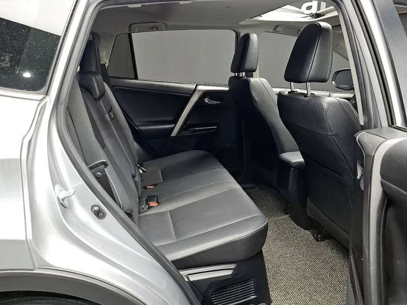 Toyota Rav4 2.5 4WD HYBRID, снимка 11 - Автомобили и джипове - 55347507