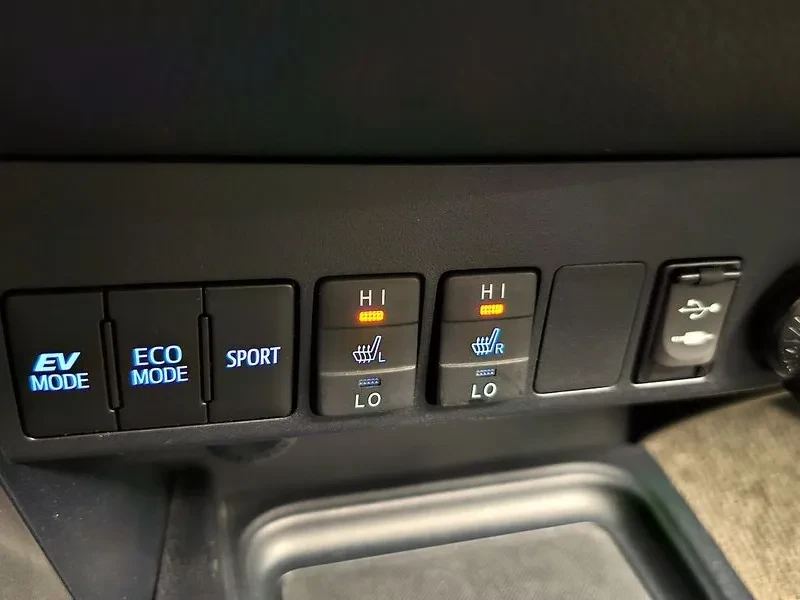 Toyota Rav4 2.5 4WD HYBRID, снимка 15 - Автомобили и джипове - 55347507