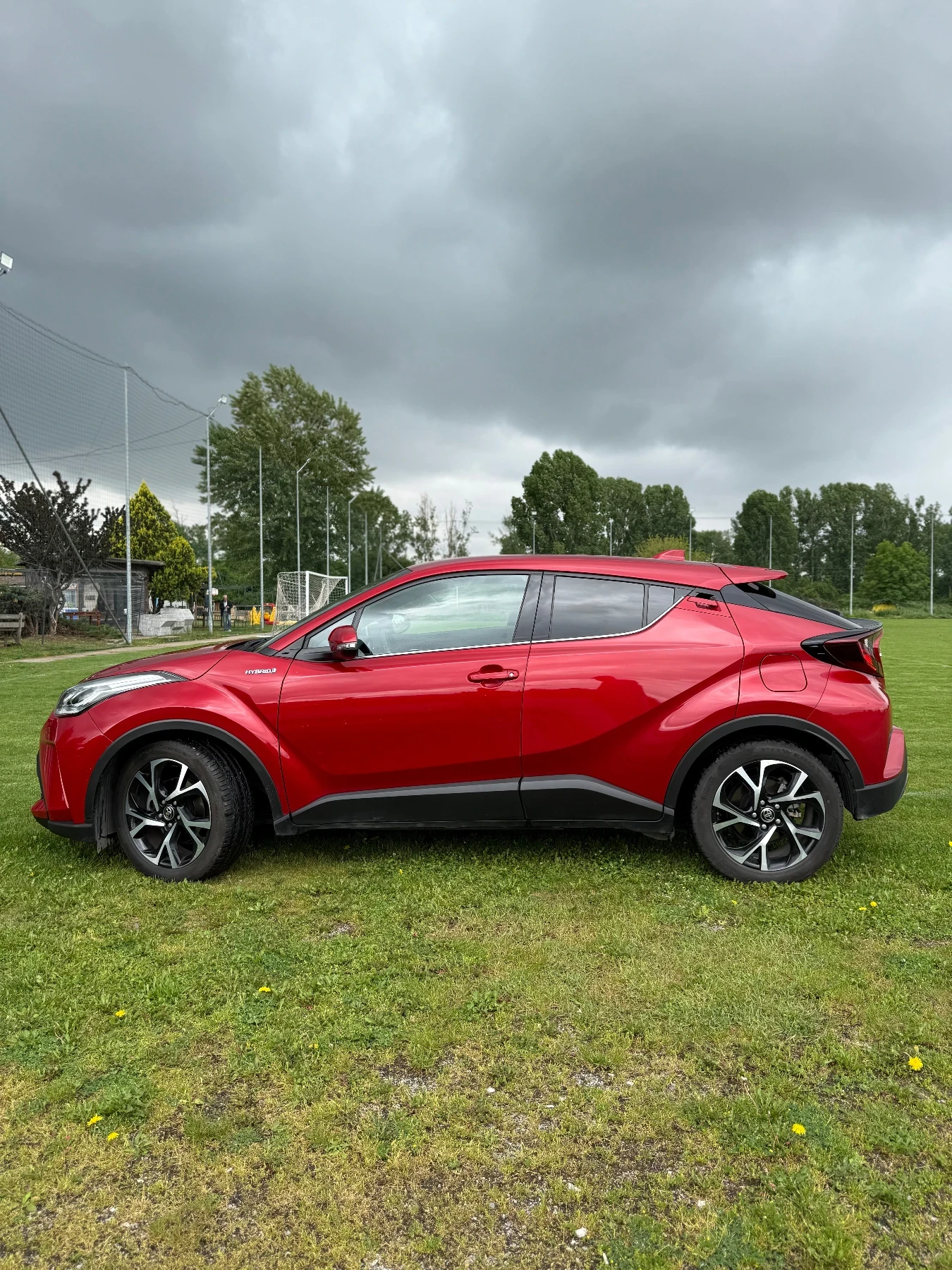 Toyota C-HR 2.0 HYBRID CLUB, снимка 2 - Автомобили и джипове - 54652207
